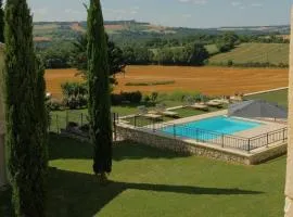 Luxury Farm Villa, Sleeps 14, Heated Pool, AC Sauna