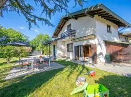 Cedar House Villa Few Minutes From Lake - Happy Rentals