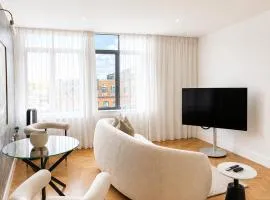 Luxurious City Centre Apartment in Chelmsford with Sky TV, Sports, Movies & Netflix