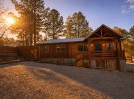 Rustline Haus Cabin with Hot Tub Walk