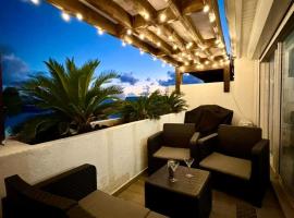 Rooftop T3 lumineux avec terrasse & parking, hotelli kohteessa Marigot