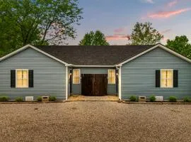 The Luxe/Hot Tub/ Putt Putt/10 Mins Shaker Village