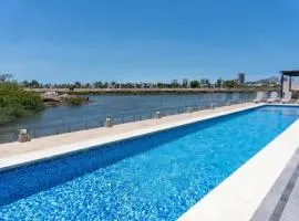 Luxury apartment with pool, spectacular views