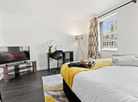 Cheshire Gold- studio apartment, Warrington