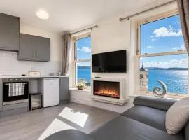 Unit 2 Island View Apartments With Stunning Harbour View