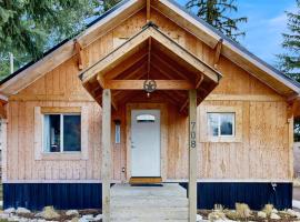 Cozy Lofted Cottage 1 Miles to Downtown, hotel a McCall