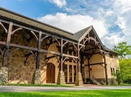 山あいの静かなログハウス Quiet Mountain Log House with Indoor Hot Spring Bath