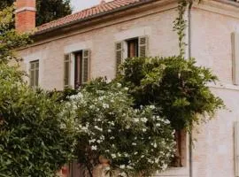 Chambres au calme au bord de la rivière avec parc arboré Villa 2 Pas Sages à 30 min de Saint-Émilion, 1h de Bordeaux