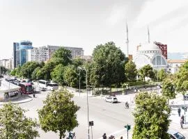 Luxury Central 2BR with City View and Self Check-in