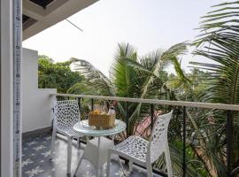 The Baga Pescador - 50 Meters from the Beach, хотел в Бага
