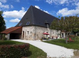 Gîte le Marronnier, Hotel in Saint-Mamet-la-Salvetat