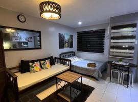 Cozy Boo Bed and Breakfast near Enchanted Kingdom by Dynel, hotel a Santa Rosa