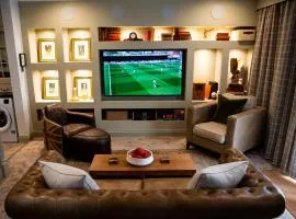 2 Bed Ground floor Apartment with parking
