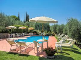 Flat with shared pool and air conditioning, hótel í Bagnolo