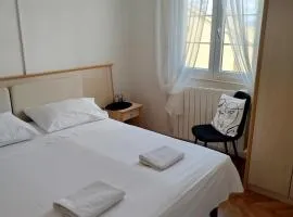 ROOMS LUCE 1 & SUPETAR