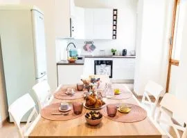 Casa Mara - Central Carbonia, AC, private balcony & full kitchen