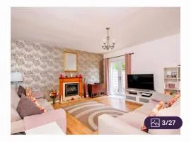 Beautiful two bedroom house for rent in Cullen