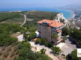 Theodos Hotel