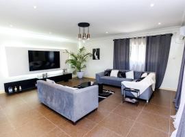 Mne villa 3 chambres, отель в Дуале