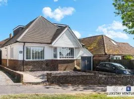 FREE Parking - Driveway - South Downs - Garden - Sleeps 11