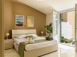 Casa Regina, nice position!, hotel ad Alba