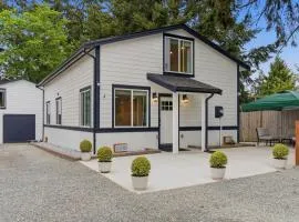 Spacious 5BR Home Parking 10 min Airport