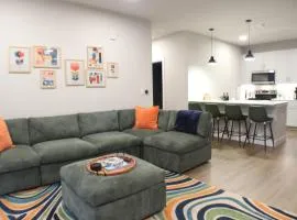 Modern Apt,Pool, Gym, In-Unit Bike Storage