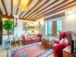 The Cottage, hotel a Arminghall