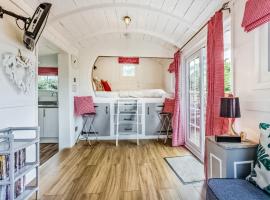 Lovers Carriage - Uk46404، فندق في كاوبريدج