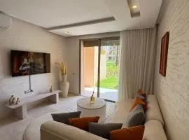 Cozy ground-floor apartment with private hot tub
