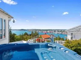 Freya Studio with jacuzzi access and free parking