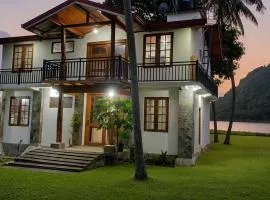 Lakeside Echo Homestay
