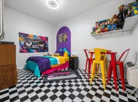 Retro Loft Getaway | 80s, 90s & Farm Vibes