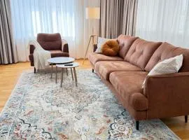 3-Bedroom Family & Business Home Free Parking