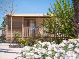 Camping les Tamaris ***, hotel u gradu Martige