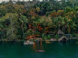 Samaya Wellness Lodge, хотел в Флорес