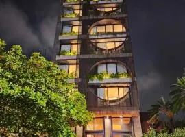 Iconik Hotel