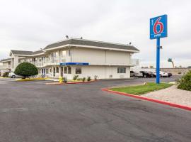 Motel 6-Albuquerque, NM - South - Airport, viešbutis mieste Albukerkė