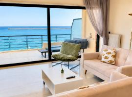 칼라마타에 위치한 호텔 Seafront Luxury Apartment