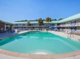 Motel 6-Tifton, GA