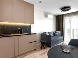 Takas į Jūrą Apartment with Terrace & Pool