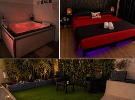 Love Room - Balnéo 4 places - King Size - Jardin privatif - Tarif dégressif plus de 1 nuit, Hotel in Aubagne