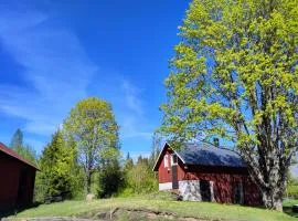 Spacious loft with wood-burning stove, quiet and rural location