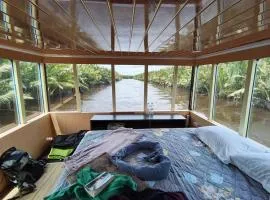 Shankara Orangutan Kelotok Cabin Houseboat