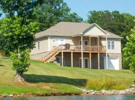 Orr at Waterways - Great home with powered dock, boat launch, outdoor pool, & beach