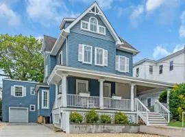 2BR Guest House - Sleeps 6 - Walk to Beach & Fun
