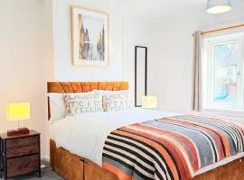 New 4BR Home 2 Private Parking, Sleeps 5