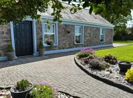 Charming 3 bedroom cottage with a large enclosed garden