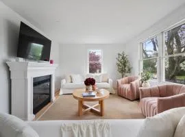 Renovated Cape Near Beach with Fire Pit