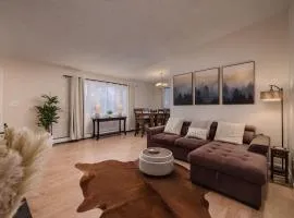 Cozy South Addition Downtown Getaway - King Beds